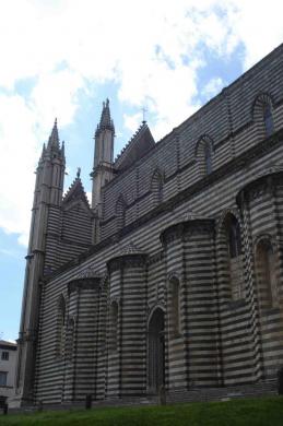 orvieto-duomo-lato-musei-dsc0726.jpg